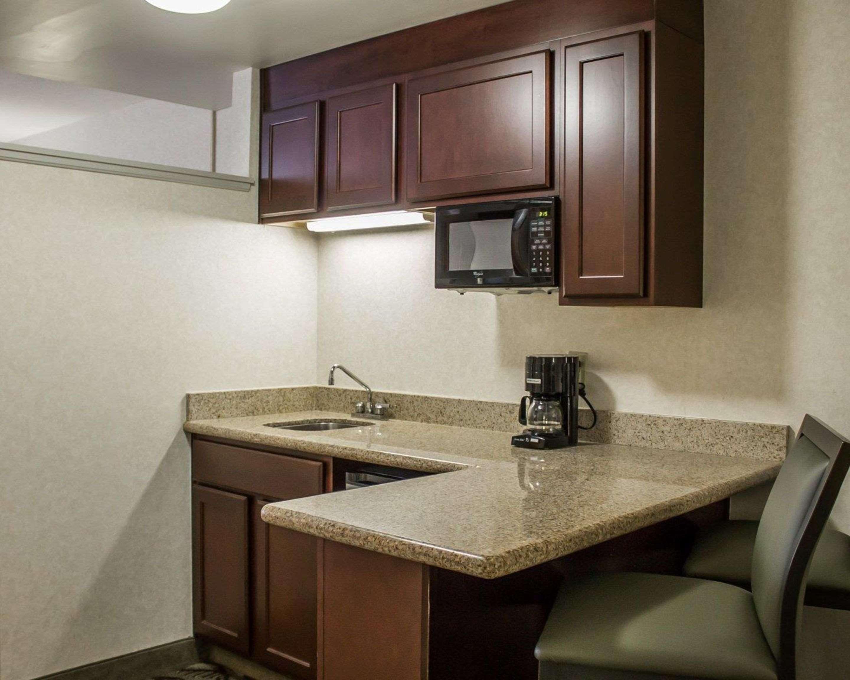 Quality Inn & Suites Mansfield Zewnętrze zdjęcie